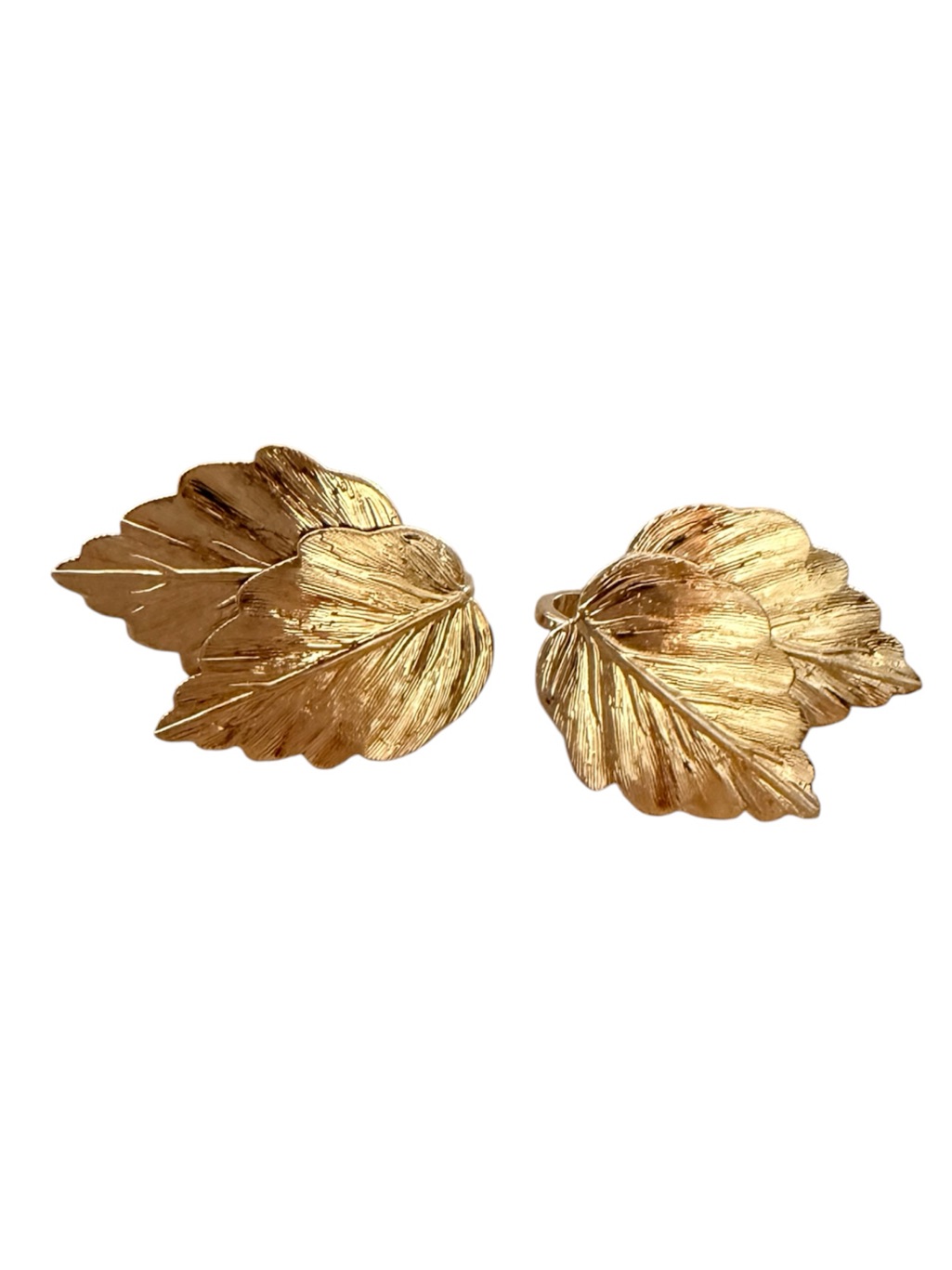Vintage Crown Trifari Gold Tone Double Leaf Clip-On Earrings 1940-1950